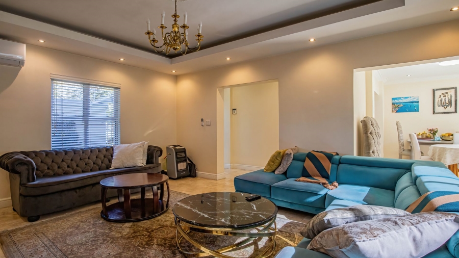 6 Bedroom Property for Sale in Newlands Western Cape